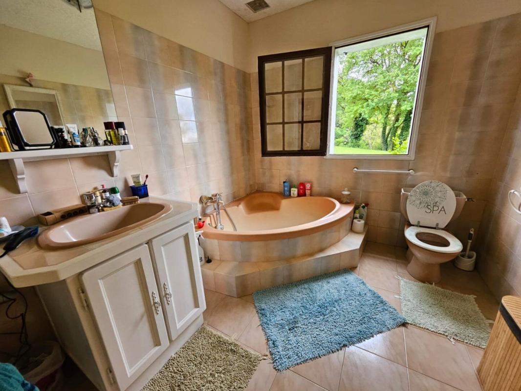 5 bedroom maison in Grun, Dordogne, France