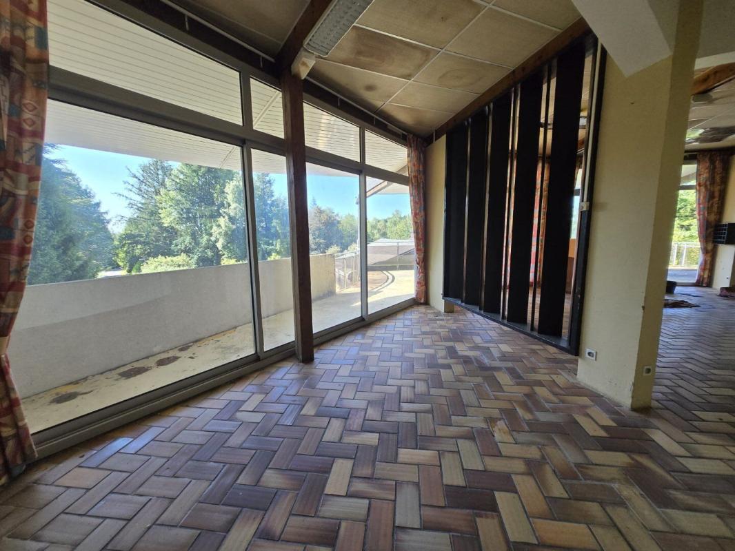 31 bedroom demeure in Egletons, Corrèze, France