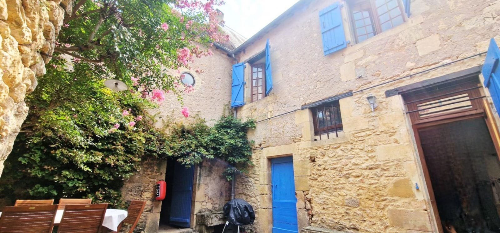 3 bedroom demeure in Montignac, Dordogne, France