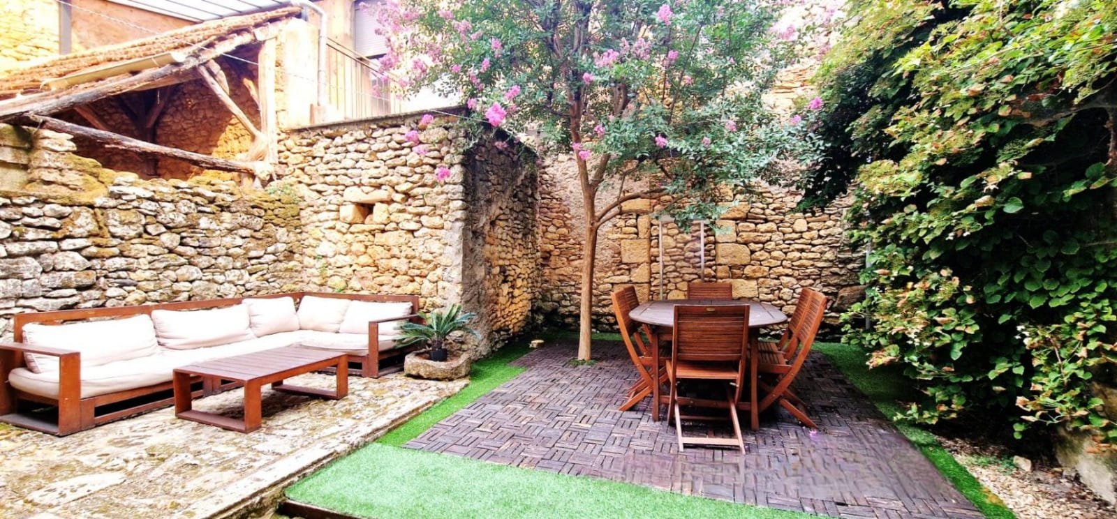3 bedroom demeure in Montignac, Dordogne, France