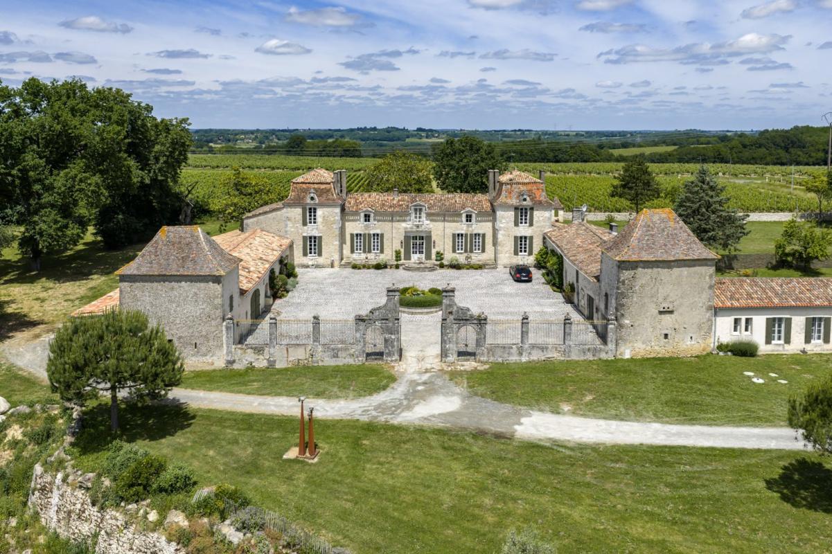 7 bedroom chateau in Bergerac, Dordogne, France