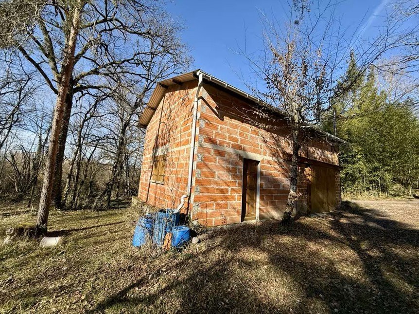 2 bedroom maison situee en campagne in Nanthiat, Dordogne, France
