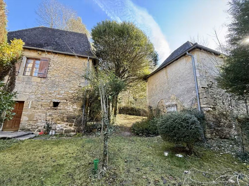 2 bedroom maison situee en campagne in Nanthiat, Dordogne, France