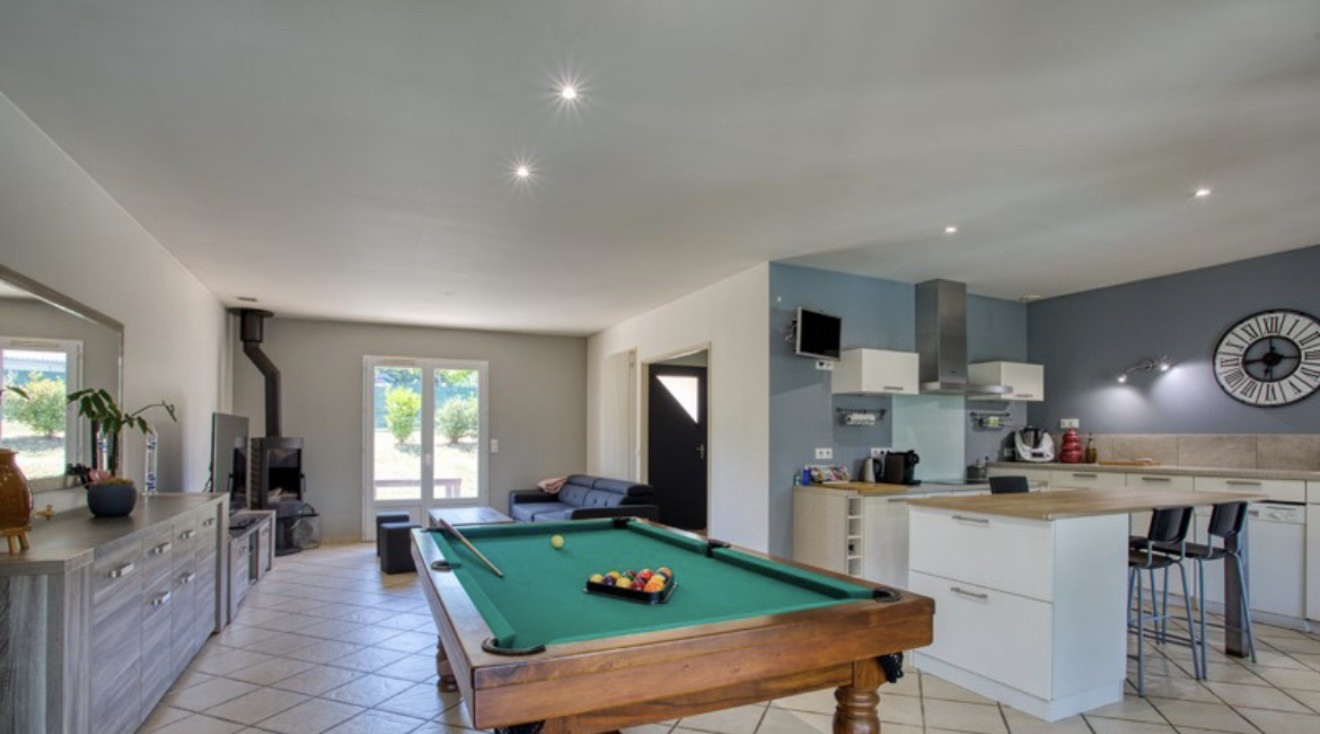 4 bedroom maison situee en campagne in Atur, Dordogne, France
