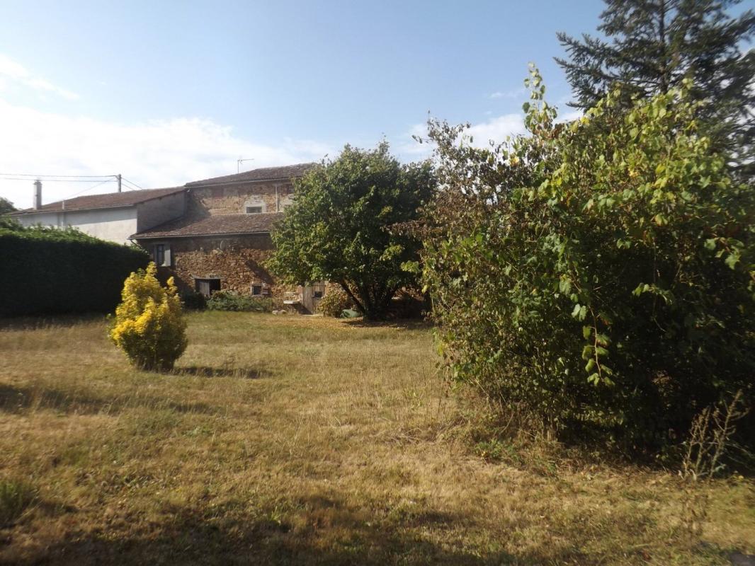 4 bedroom maison in Chabrac, Charente, France