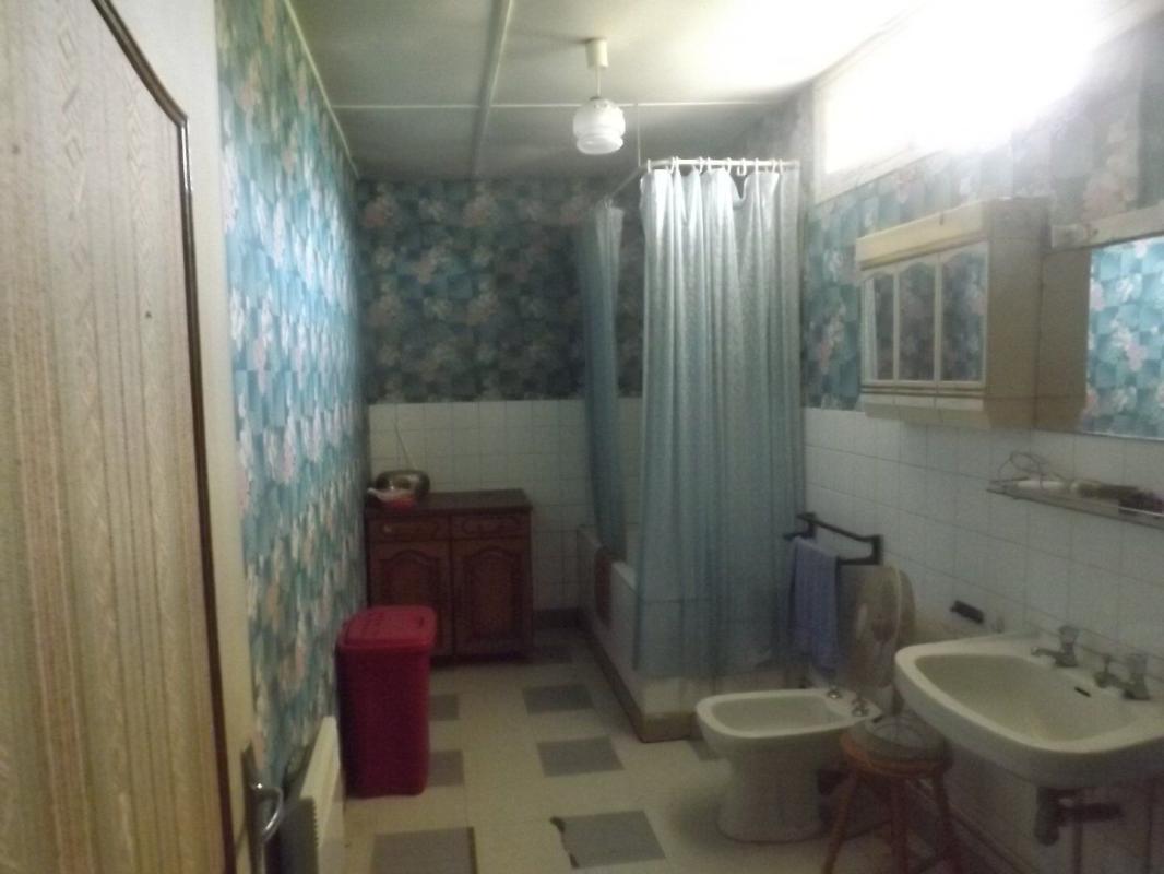 4 bedroom maison in Chabrac, Charente, France