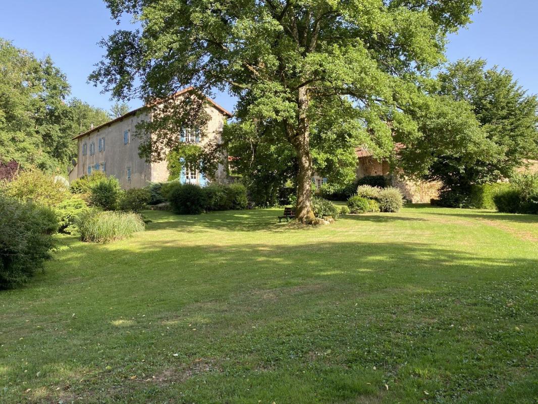 4 bedroom manoir in Busserolles, Dordogne, France