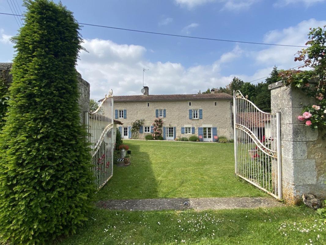 7 bedroom demeure in Mareuil, Dordogne, France