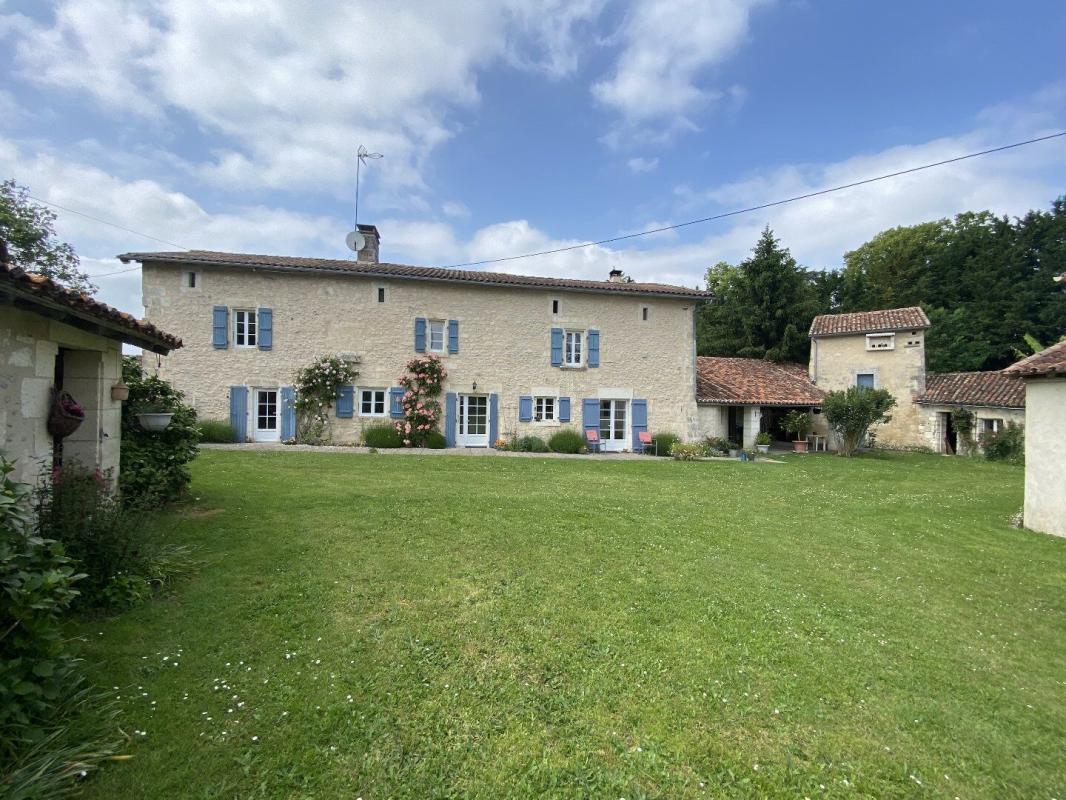 7 bedroom demeure in Mareuil, Dordogne, France