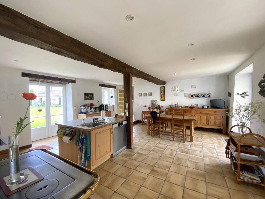 7 bedroom demeure in Mareuil, Dordogne, France