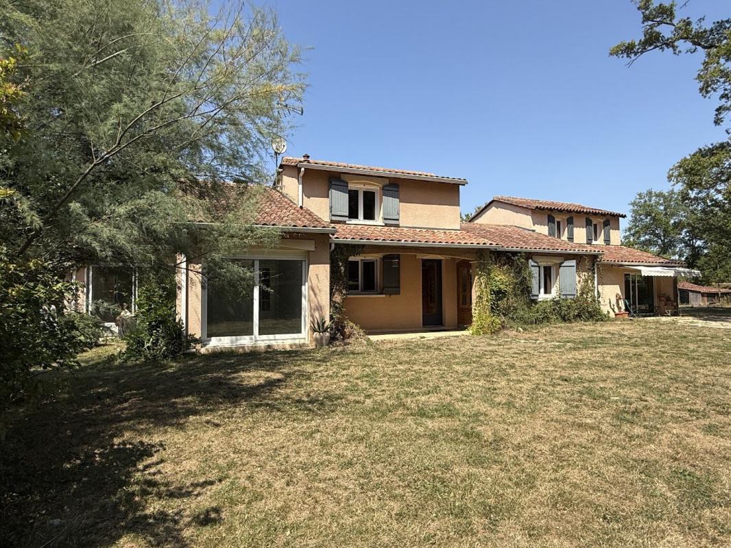 4 bedroom maison in Saint Estephe, Dordogne, France