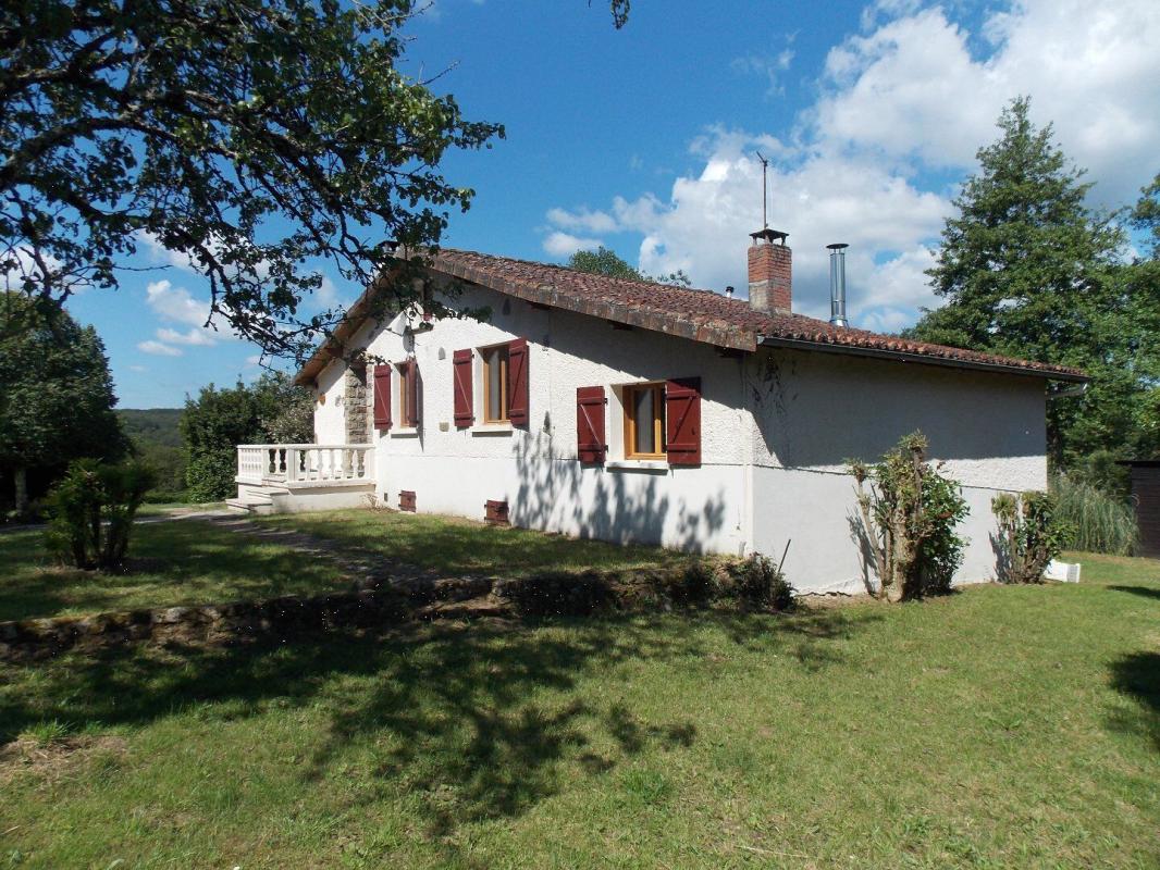 3 bedroom maison individuelle in Saint Auvent, Haute-Vienne, France