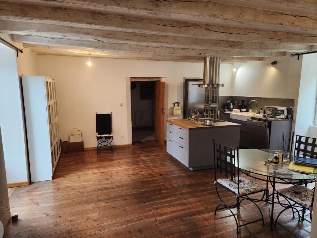 2 bedroom maison en pierres in Nieuil, Charente, France