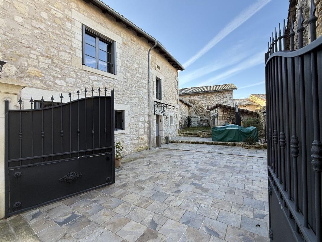 3 bedroom maison de village in Bourdeilles, Dordogne, France