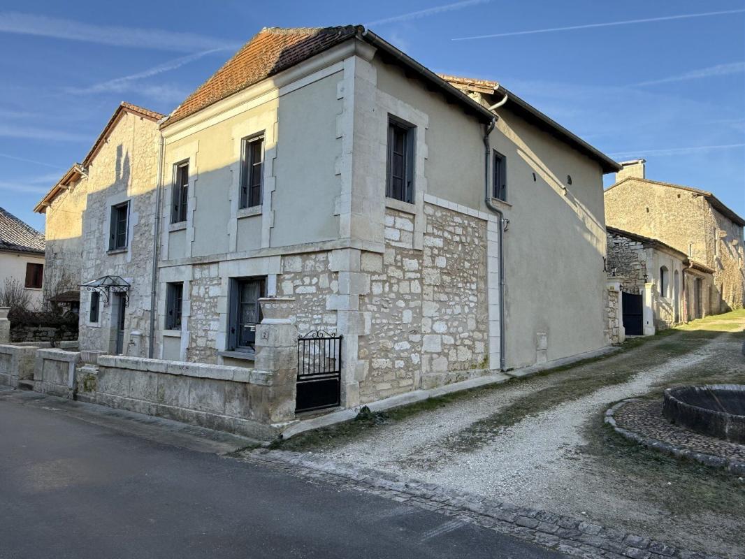 3 bedroom maison de village in Bourdeilles, Dordogne, France