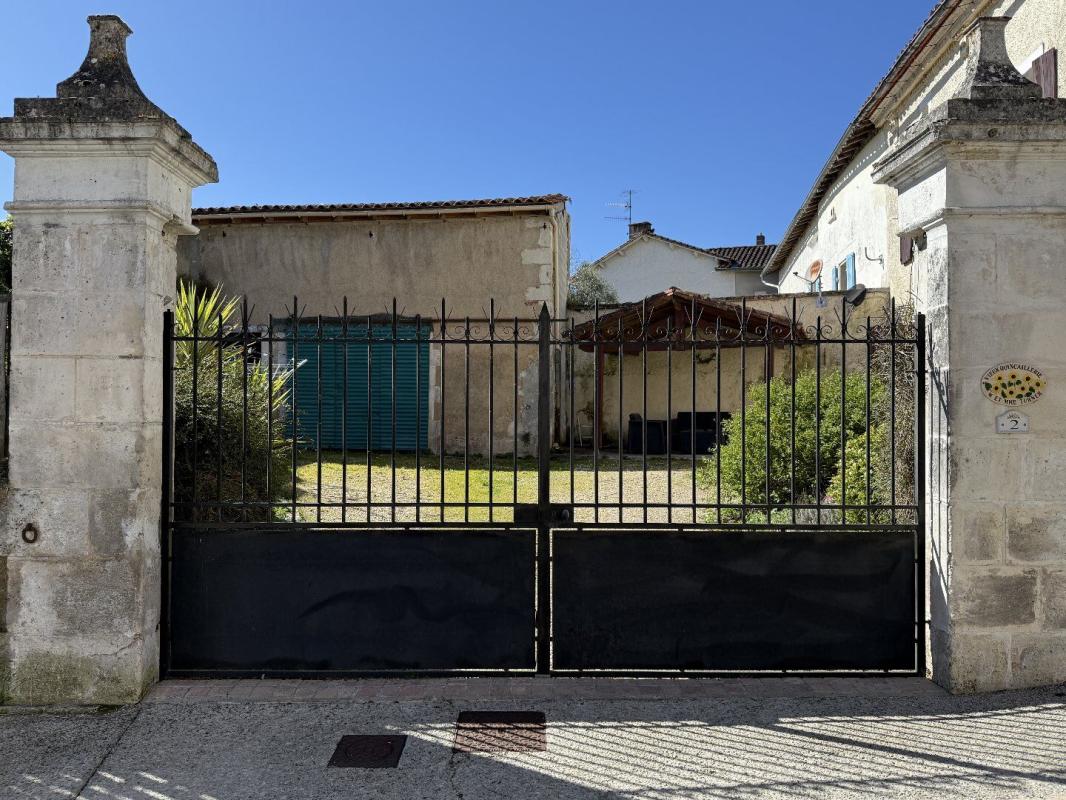 4 bedroom propriete in Saint Severin, Charente, France