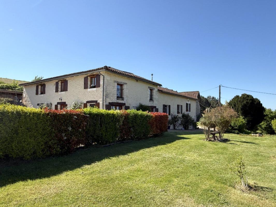 4 bedroom maison in Nanteuil Auriac De Bourzac, Dordogne, France