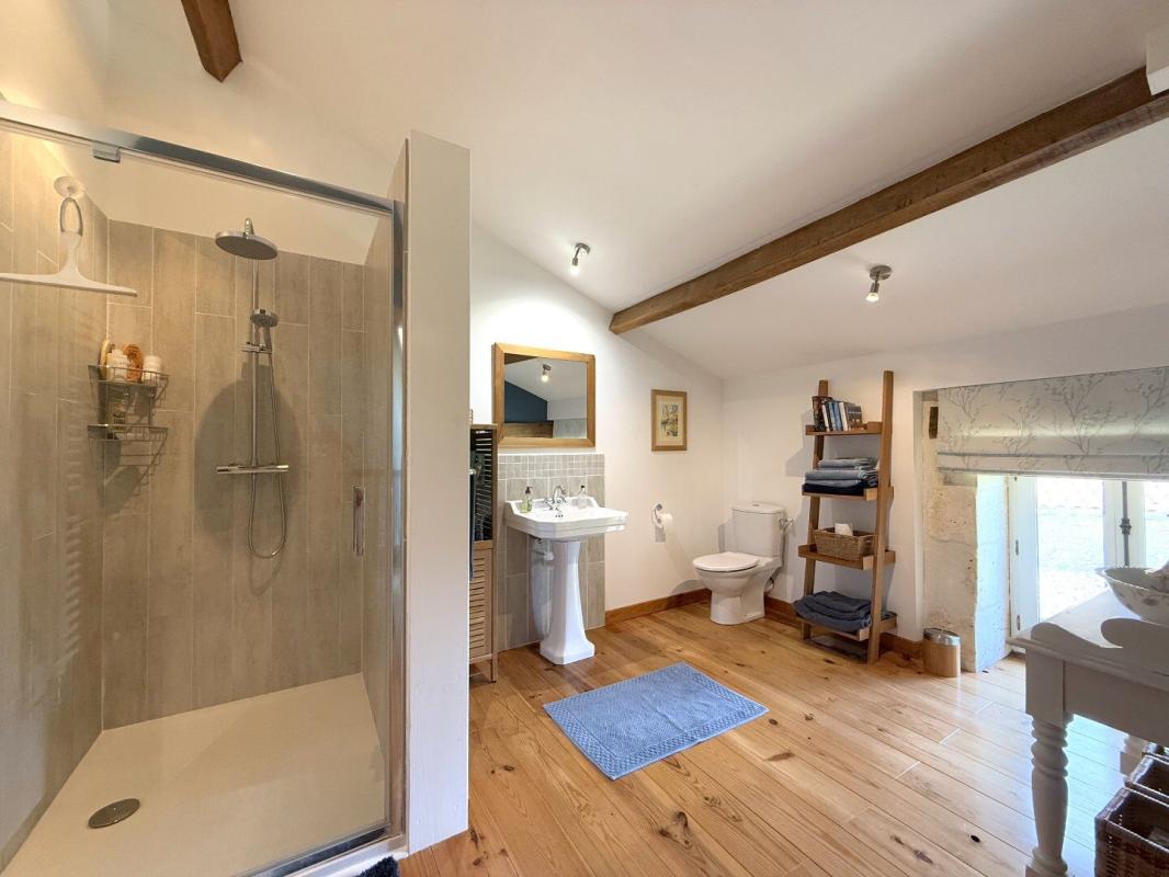 4 bedroom maison in Leguillac De Cercles, Dordogne, France