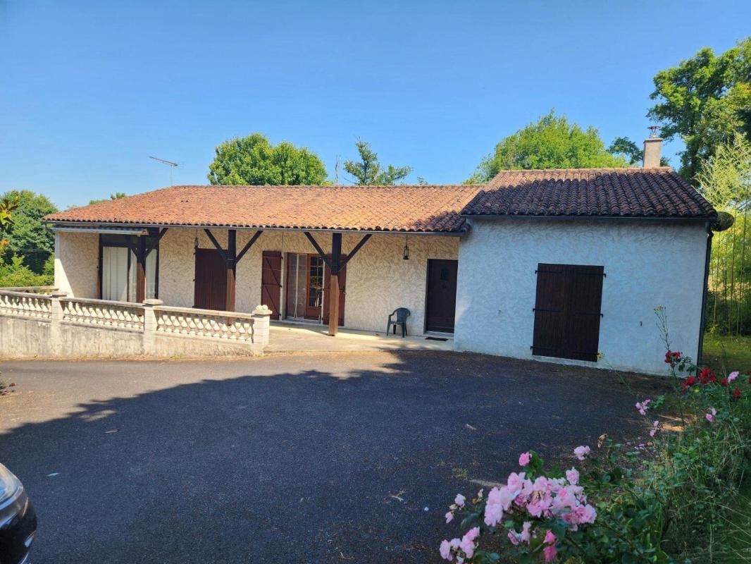 3 bedroom maison in Alloue, Charente, France