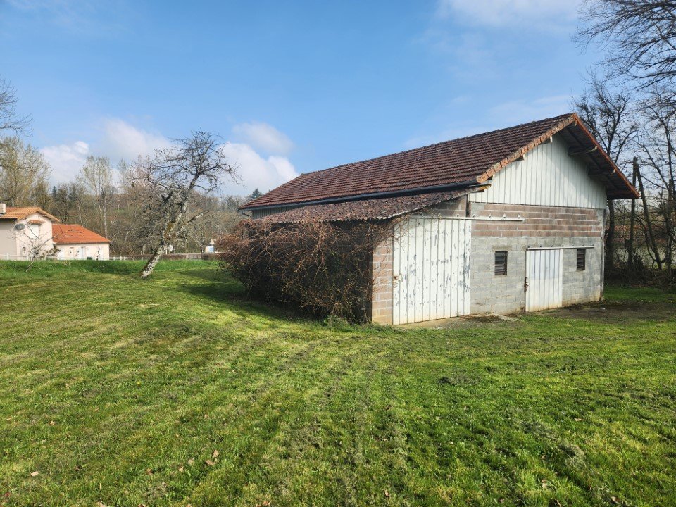 3 bedroom maison in Alloue, Charente, France