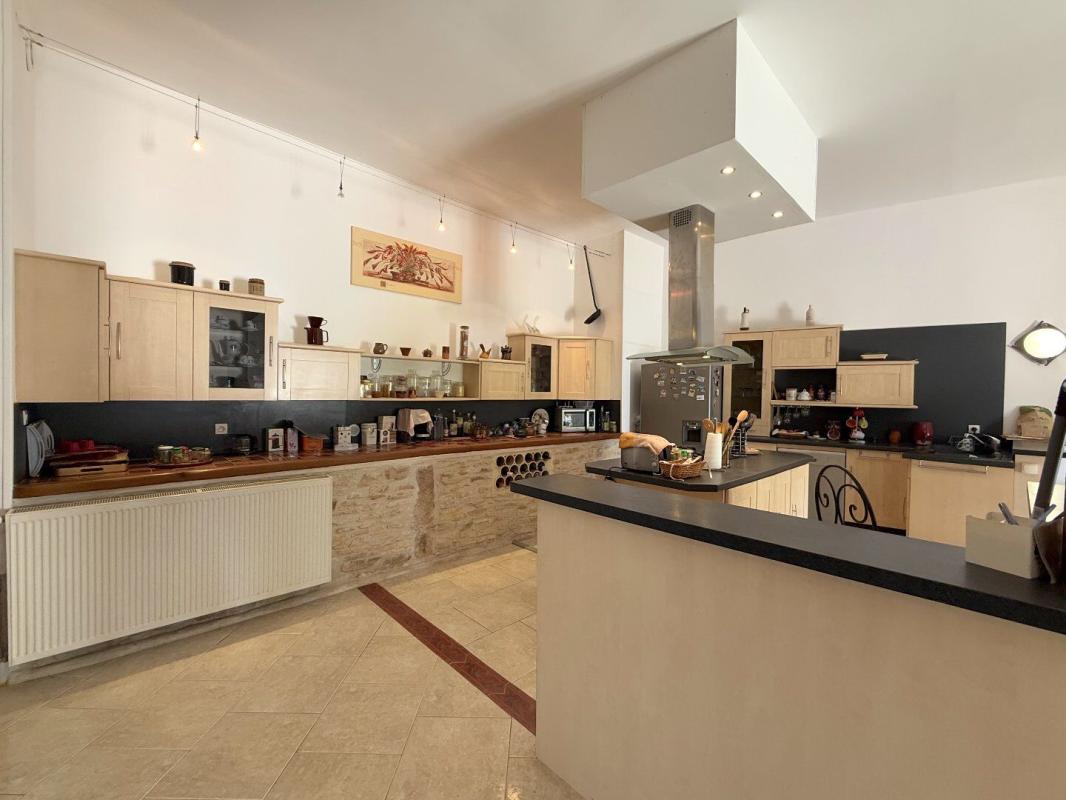 5 bedroom maison in Vouzan, Charente, France