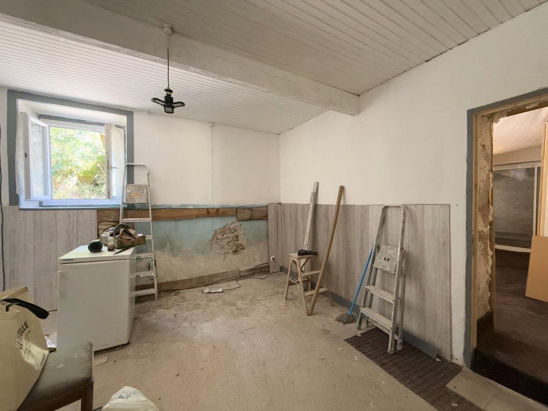 3 bedroom maison in Saint Barthelemy De Bussiere, Dordogne, France