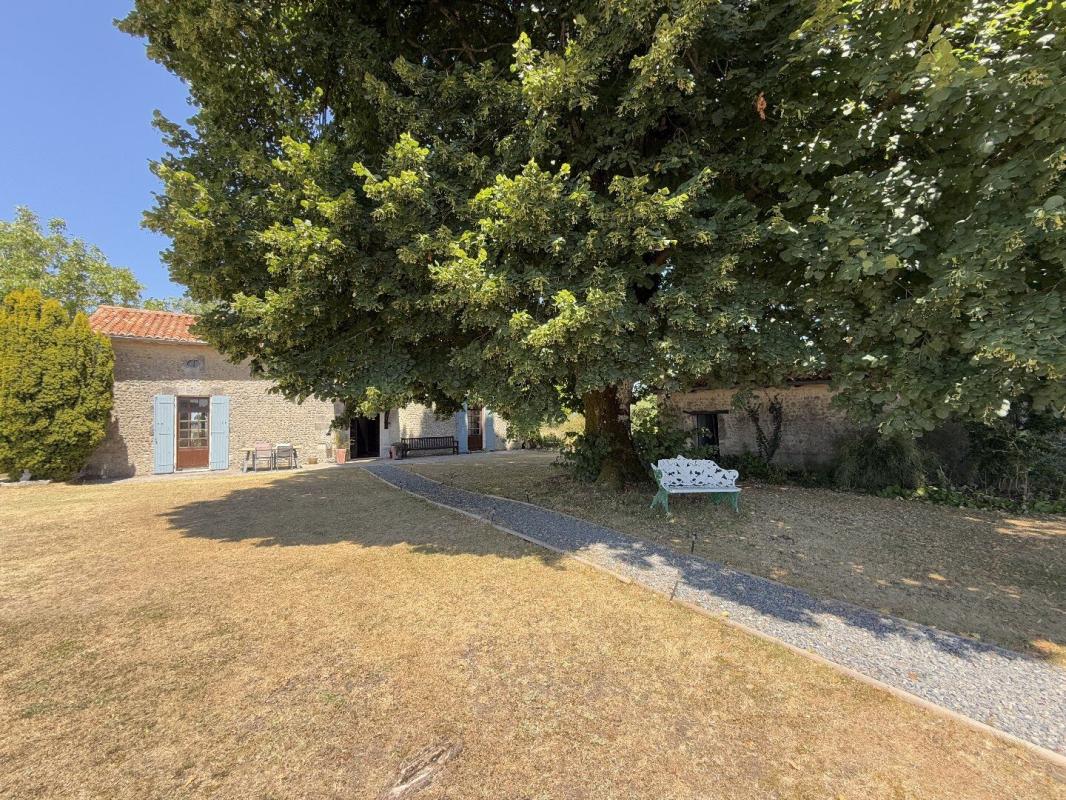 4 bedroom maison in Bellon, Charente, France