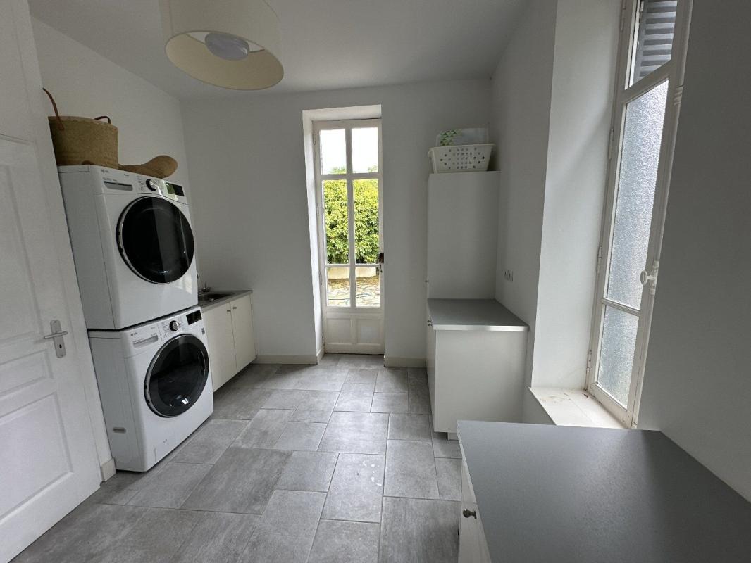 8 bedroom chateau in Chalus, Haute-Vienne, France