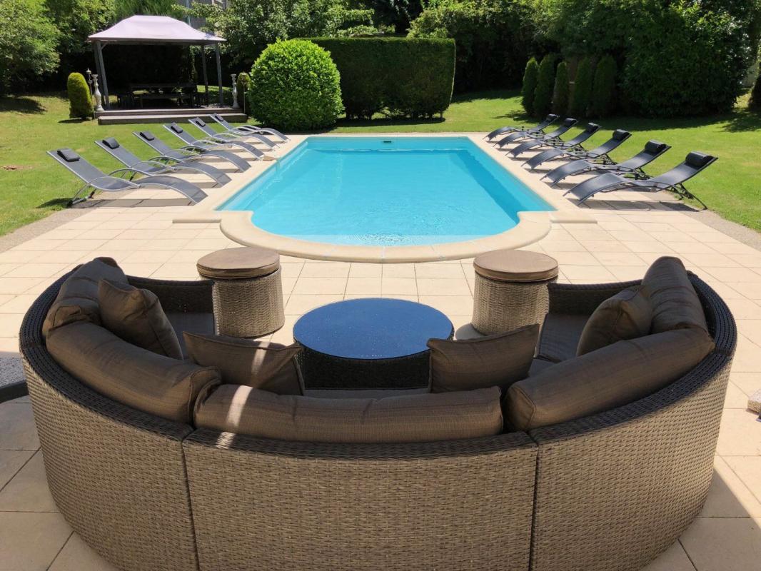 8 bedroom chateau in Chalus, Haute-Vienne, France