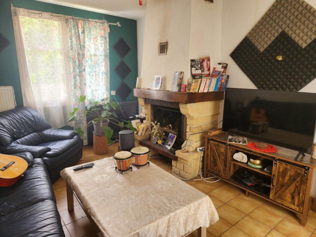 3 bedroom maison in Charroux, Vienne, France
