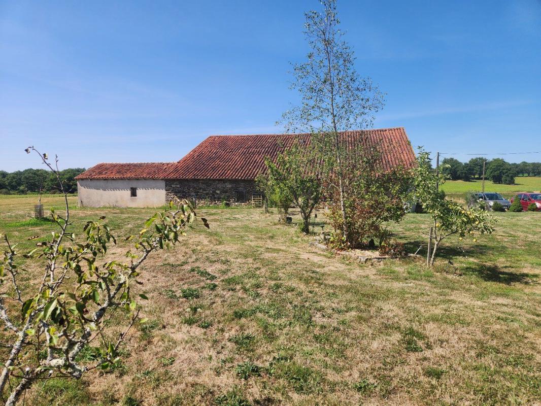 3 bedroom maison en pierres in Bussiere Poitevine, Haute-Vienne, France