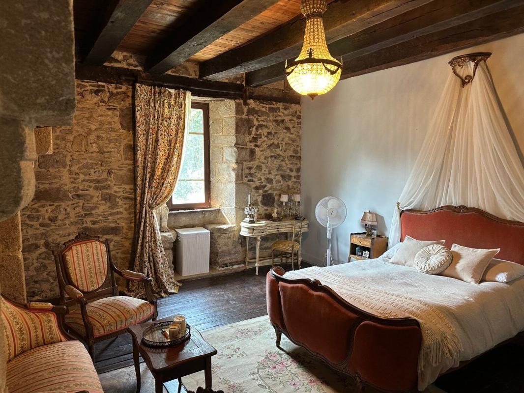 2 bedroom maison en pierres in Dournazac, Haute-Vienne, France
