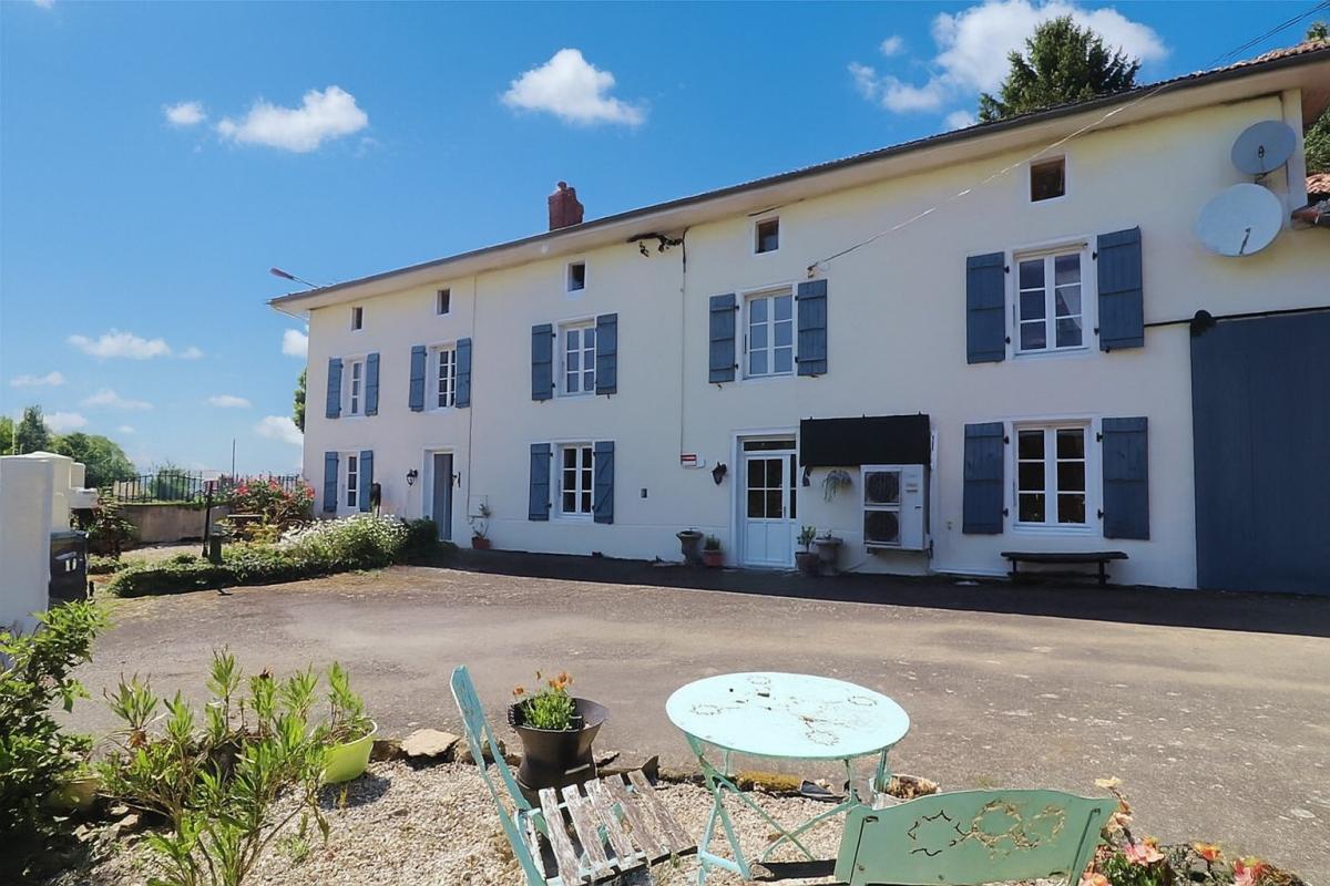 5 bedroom t6 et plus in Oradour Sur Vayres, Haute-Vienne, France
