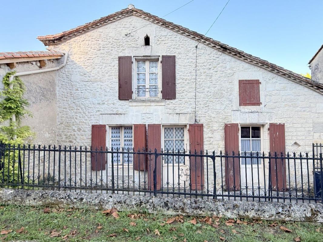 2 bedroom maison de village in Villebois Lavalette, Charente, France