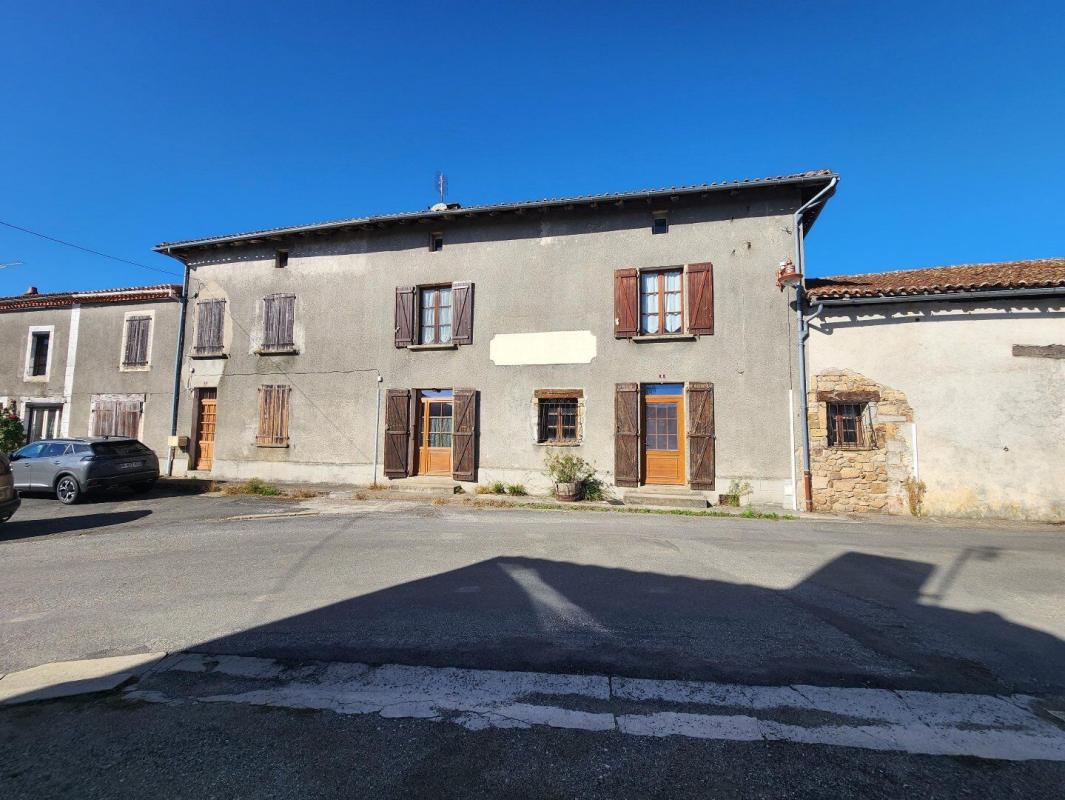 3 bedroom maison de village in Brillac, Charente, France