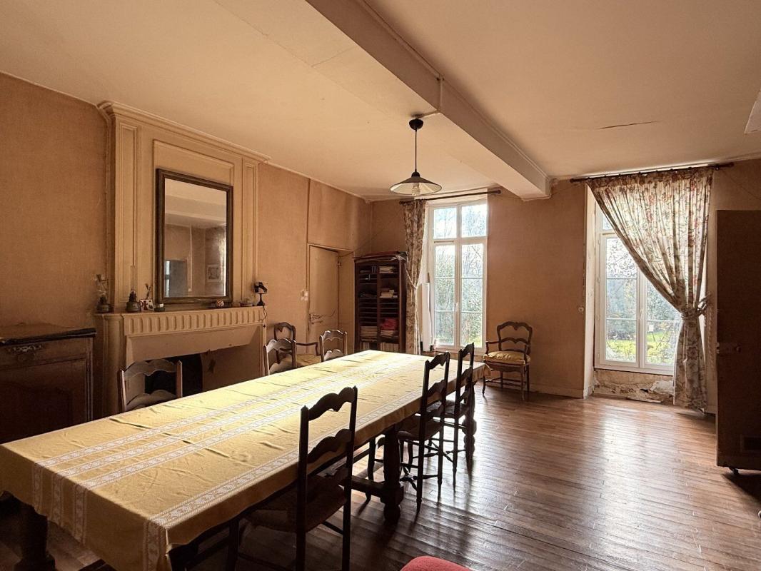 9 bedroom maison in Orgedeuil, Charente, France