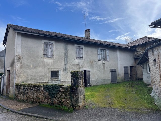 2 bedroom maison de village in Vayres, Haute-Vienne, France