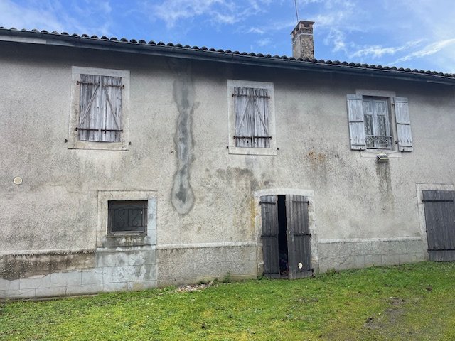 2 bedroom maison de village in Vayres, Haute-Vienne, France