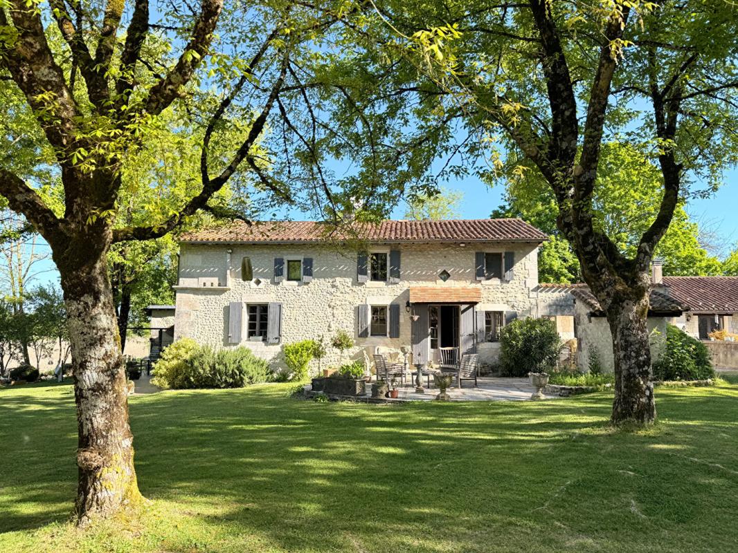 6 bedroom maison in Verteillac, Dordogne, France