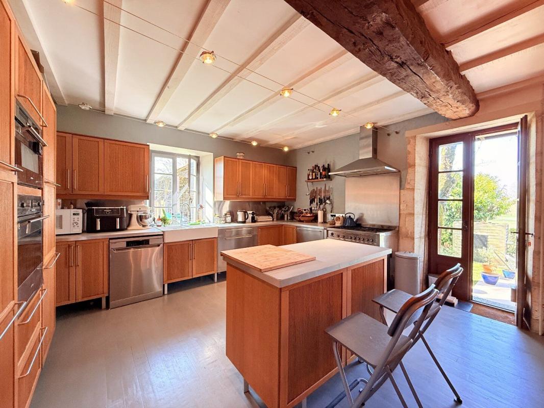 6 bedroom maison in Verteillac, Dordogne, France