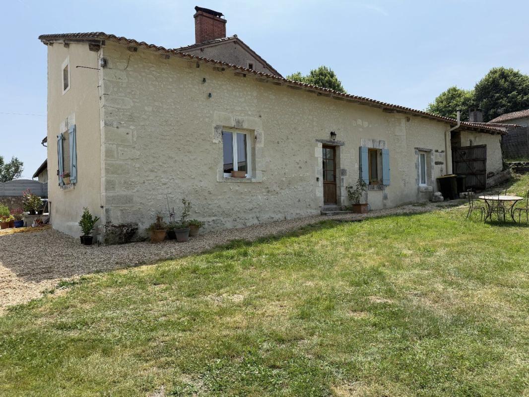 3 bedroom maison in Aubeterre Sur Dronne, Charente, France