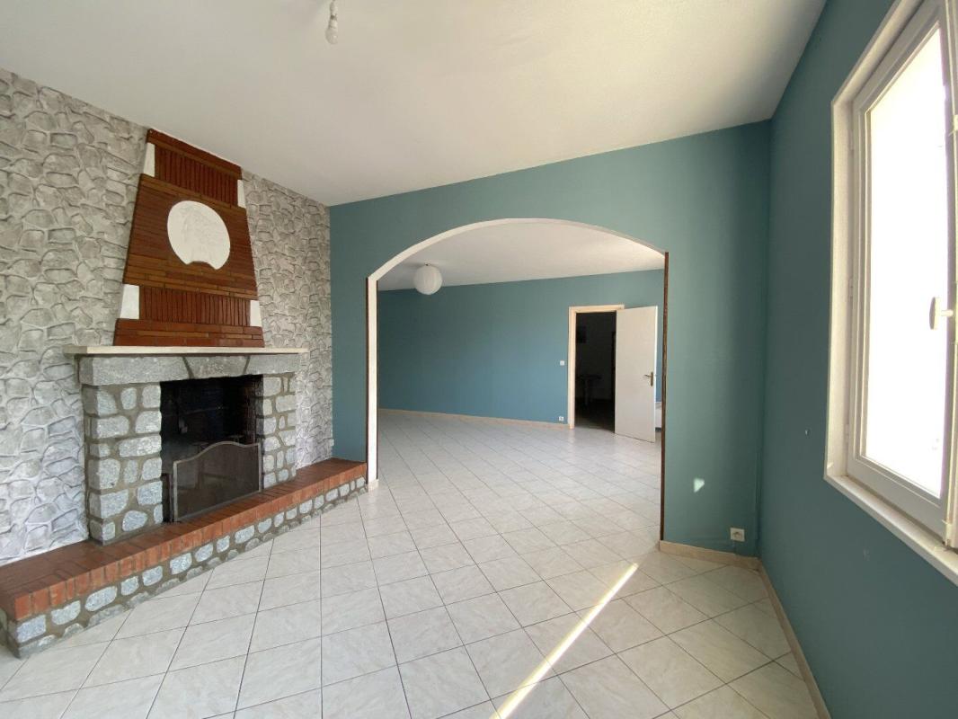 6 bedroom propriete in Bussiere Badil, Dordogne, France