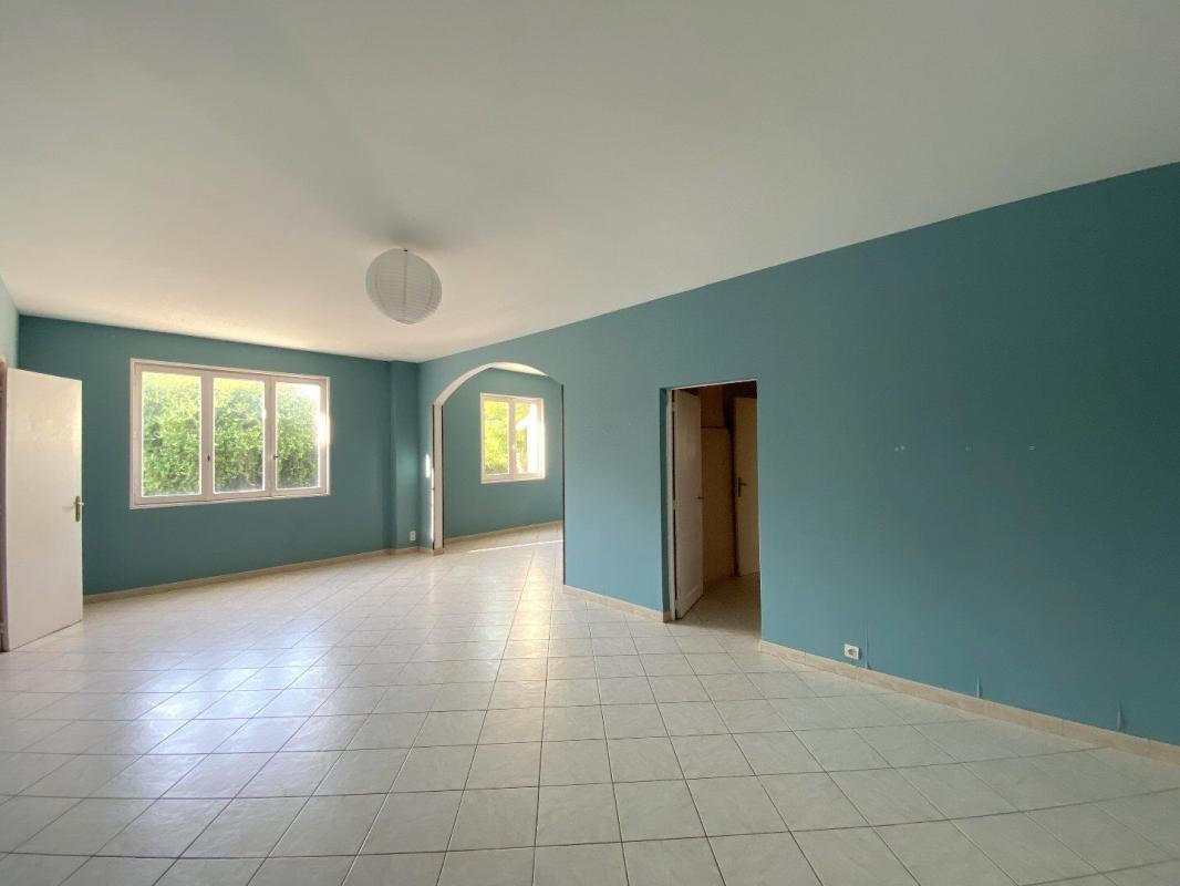 6 bedroom propriete in Bussiere Badil, Dordogne, France