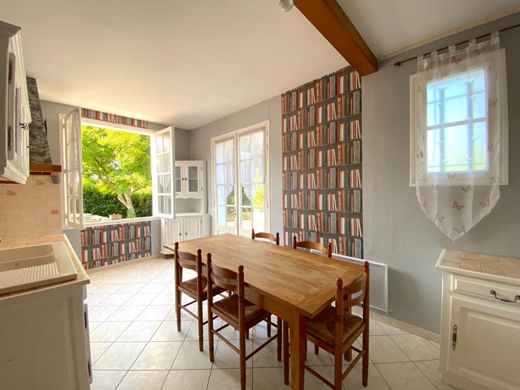6 bedroom propriete in Bussiere Badil, Dordogne, France