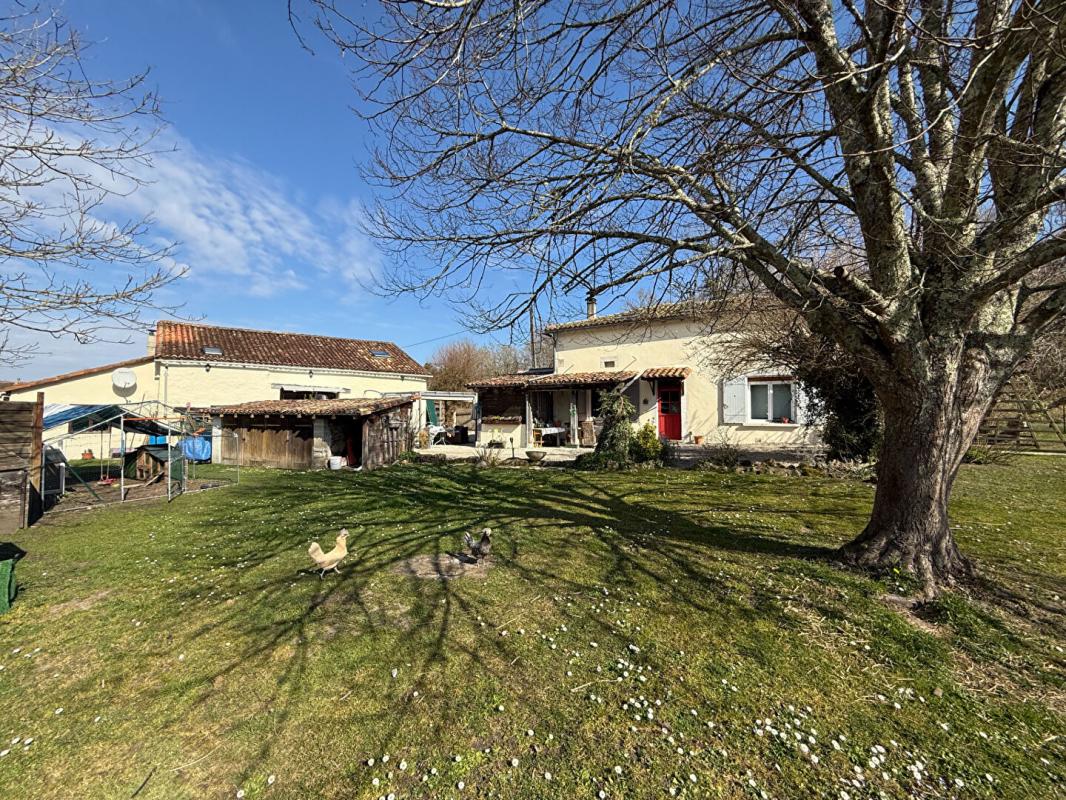 7 bedroom propriete in Combiers, Charente, France