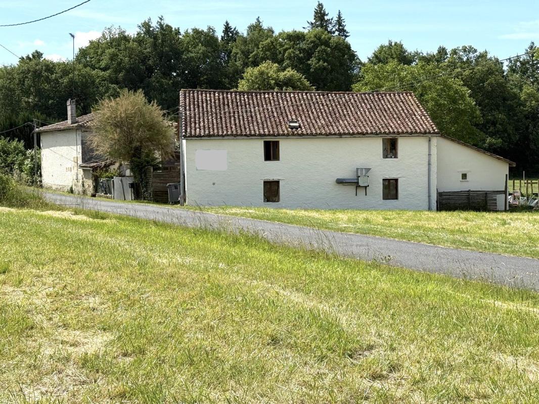 7 bedroom propriete in Combiers, Charente, France