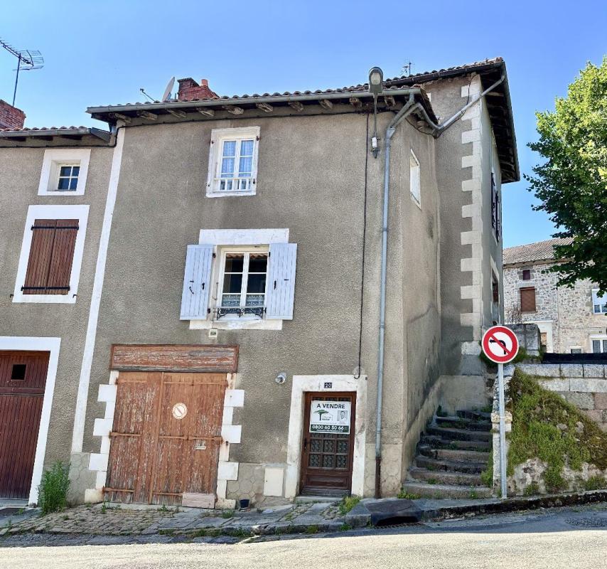 2 bedroom maison de ville in Chabanais, Charente, France