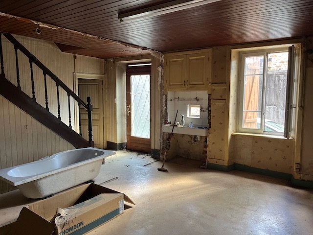 4 bedroom maison a renover in Vayres, Haute-Vienne, France