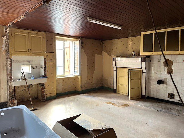 4 bedroom maison a renover in Vayres, Haute-Vienne, France