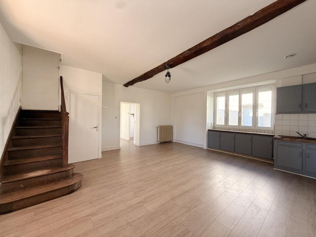 4 bedroom maison de campagne in Gurat, Charente, France